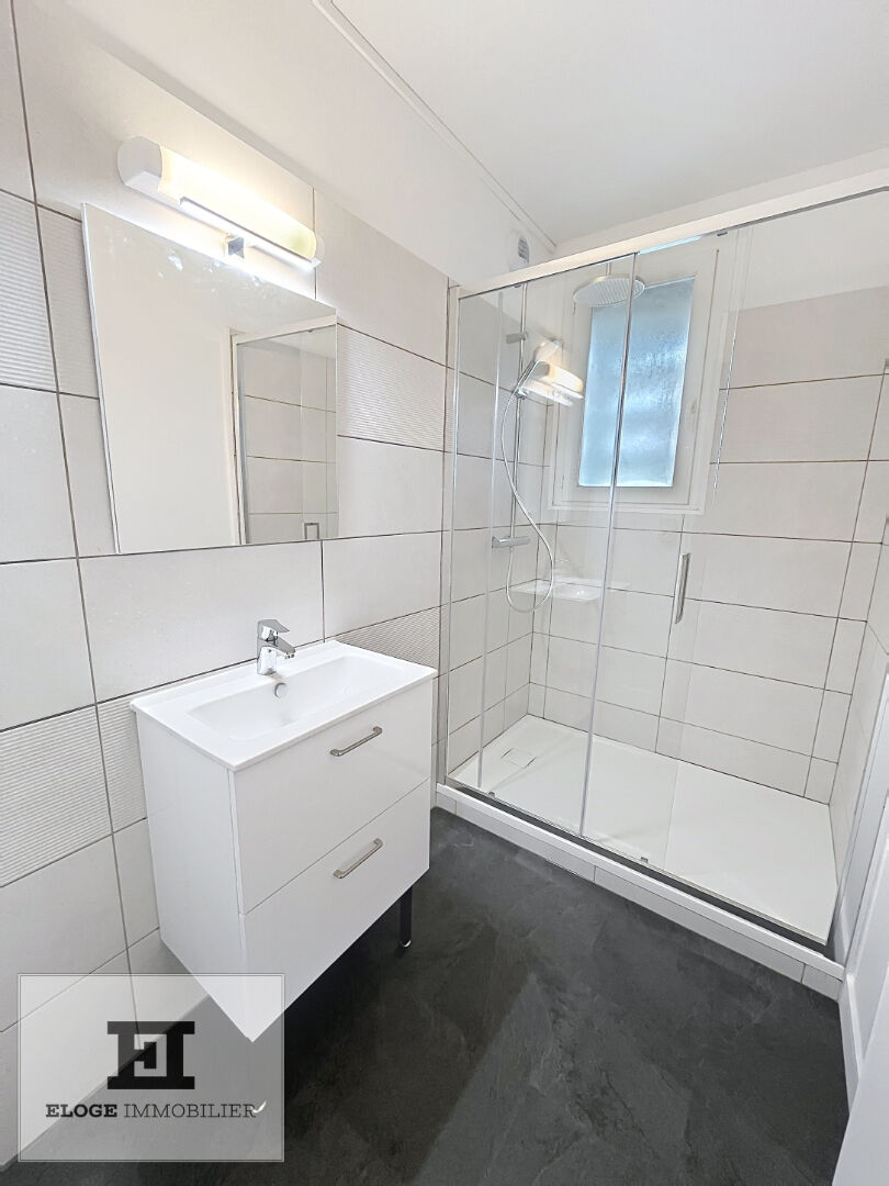 Appartement 4 pièces rénové de 80m² avec balcon et parking box - Rouen droite - Secteur préfecture