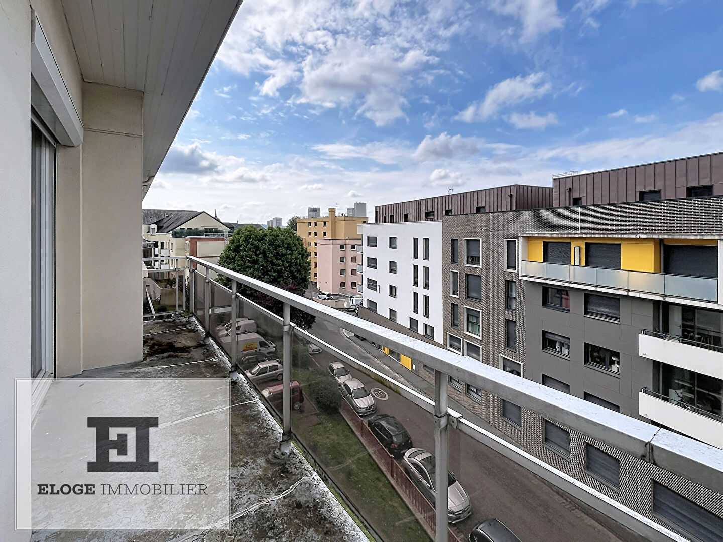 Appartement 4 pièces rénové de 80m² avec balcon et parking box - Rouen droite - Secteur préfecture