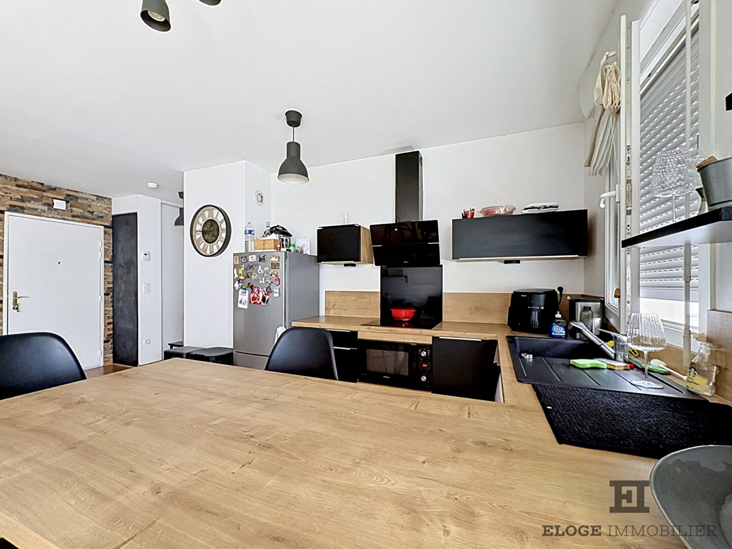 Appartement T3 idéalement situé à proximité immédiate de la faculté de droit.