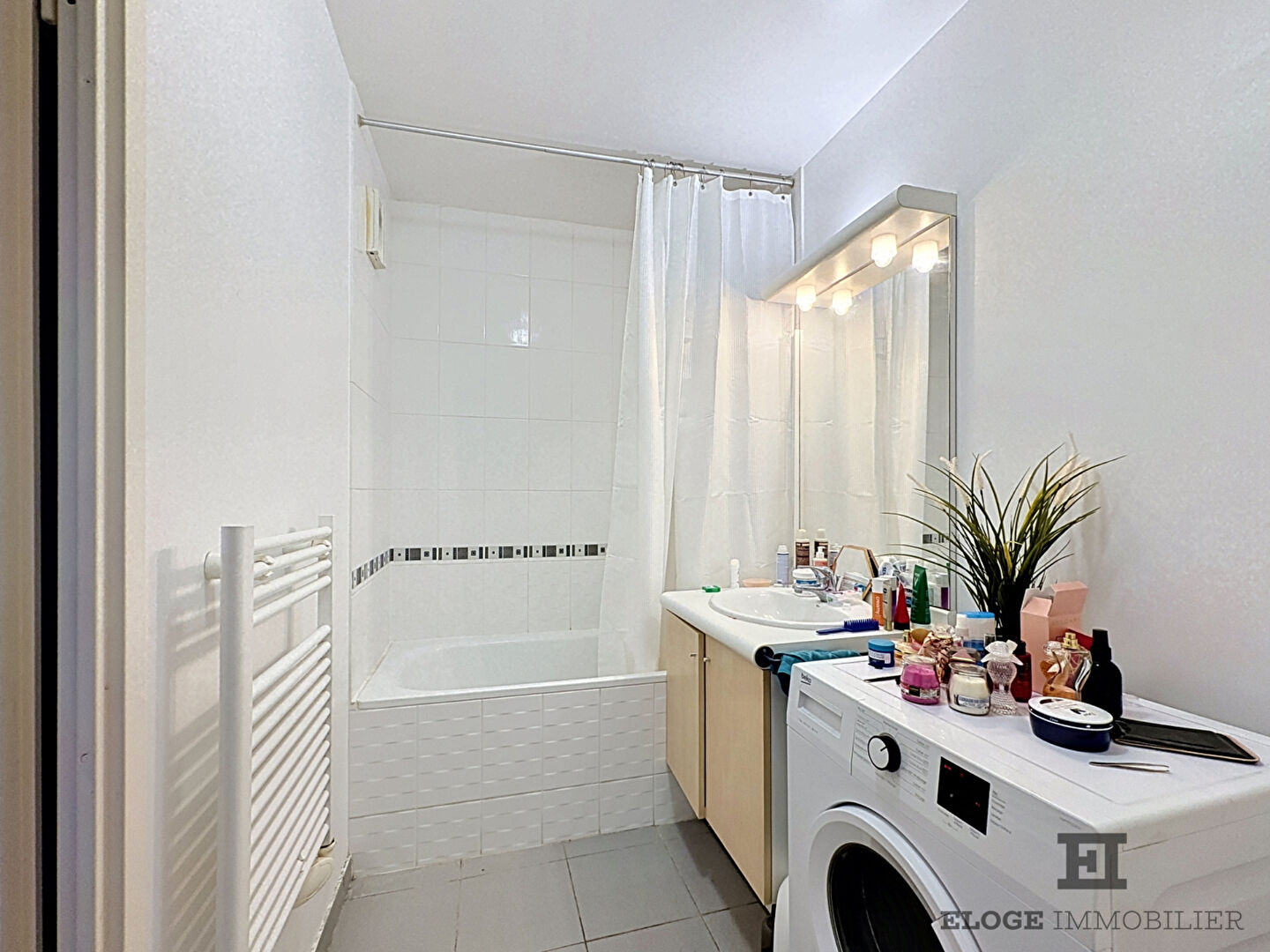 Appartement T3 idéalement situé à proximité immédiate de la faculté de droit.