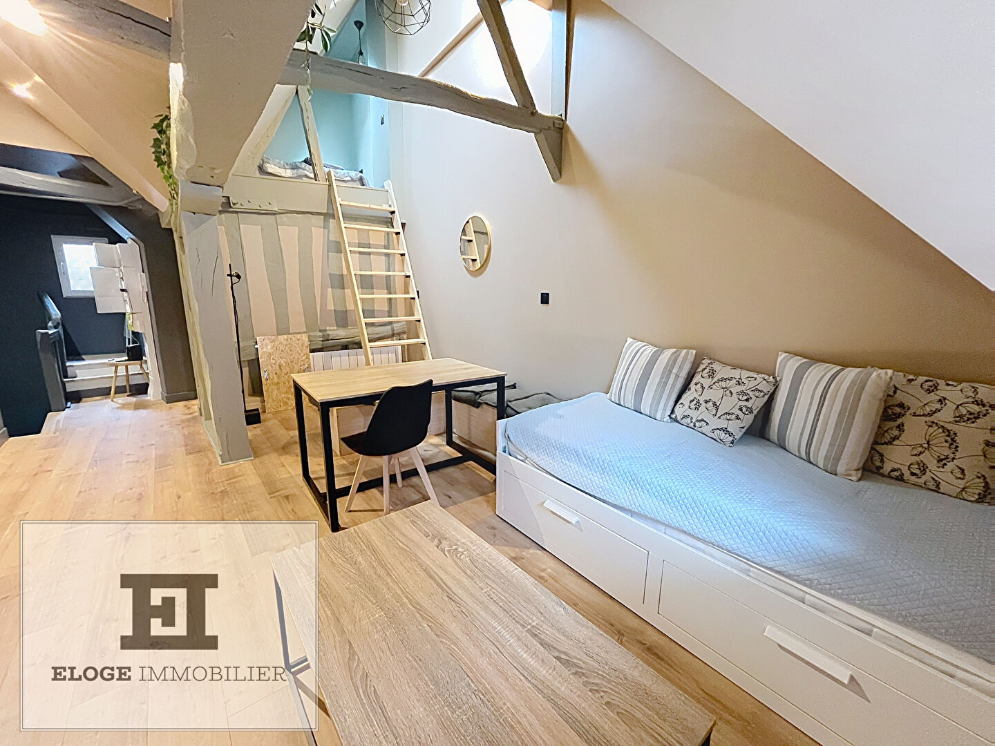 Appartement F1bis en duplex meublé de 30m² (25m² en Carrez) - Rouen droite - Rue Eau de Robec